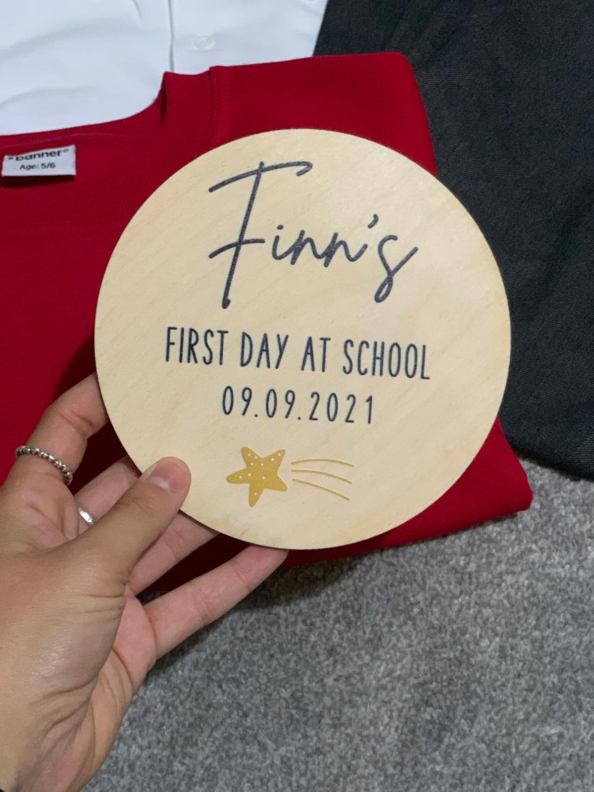 Back to school / logo disc