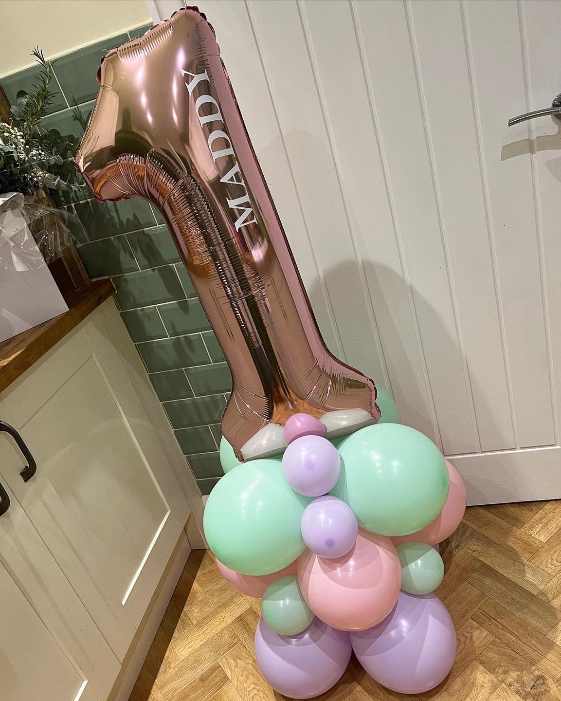 Single Number Balloon Stack